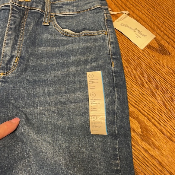 High-Rise Slim Boot Cut Jeans - Picture 3 of 5